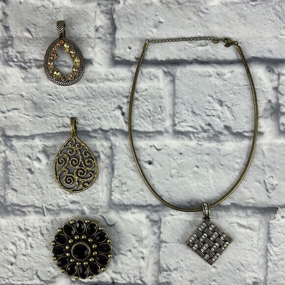 Premier Designs Antique Gold Necklace with Magnetic Statement Pieces Bundle - Picture 13 of 16